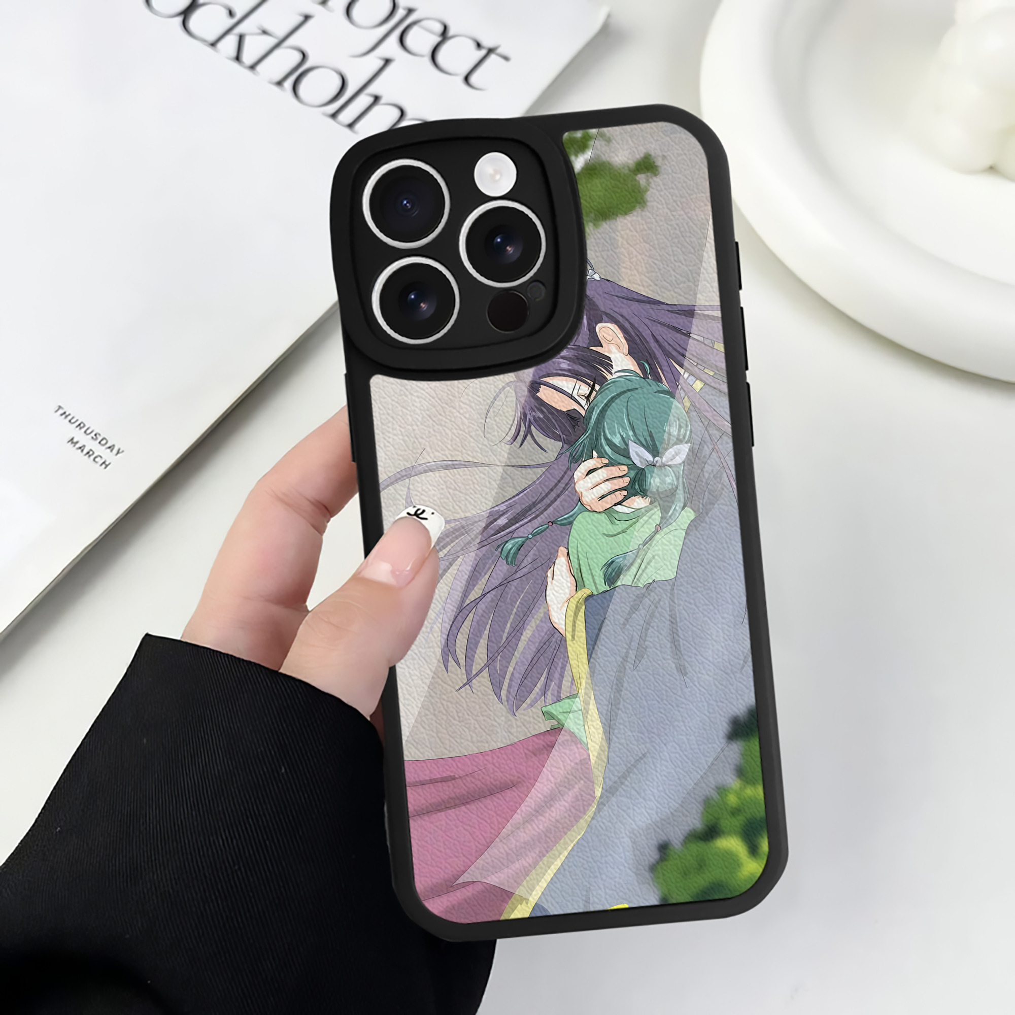（画像用） 薬屋のひとりごと The Apothecary Diaries 【iPhone 16シリーズ対応】シリコンスマホケース（レザー調） 材質：シリコン